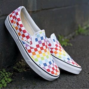 VANS (Checkerboard) Rainbow/True White Classic Slip-Ons